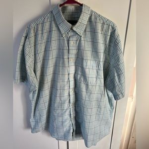 VAN HEUSEN XL (17-17 1/2)BLUE PLAID BUTTON DOWN. NICE CONDITION.